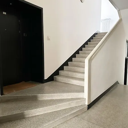 Charming In Embassy District & Royal Parks Апартаменти