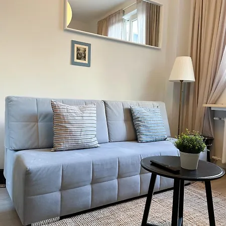 Charming In Embassy District & Royal Parks Апартаменти *