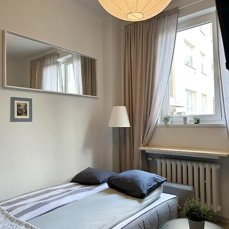 Charming In Embassy District & Royal Parks