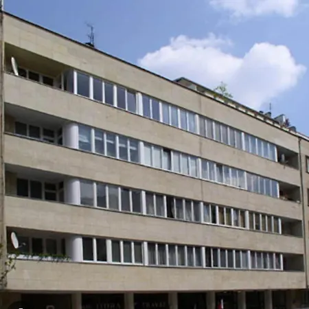 Charming In Embassy District & Royal Parks Варшава